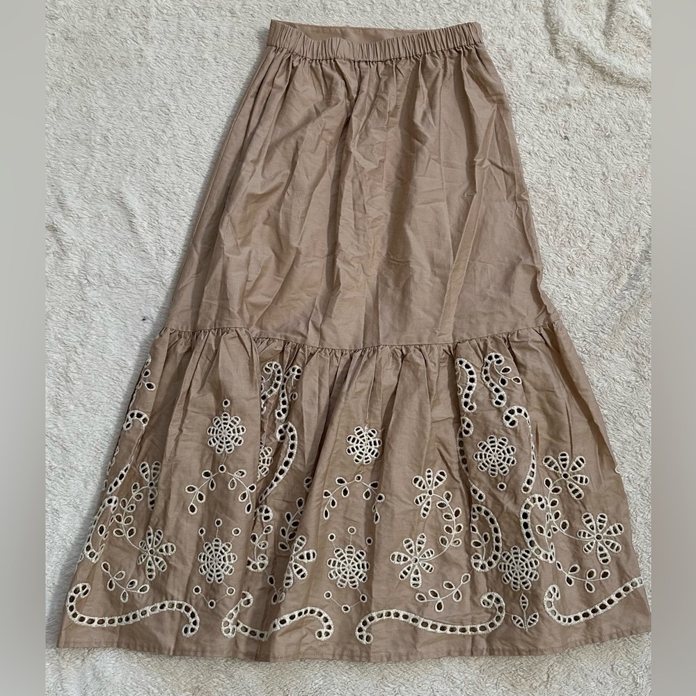 Moon River Eyelet Midi Skirt NWOT - Picture 5 of 7
